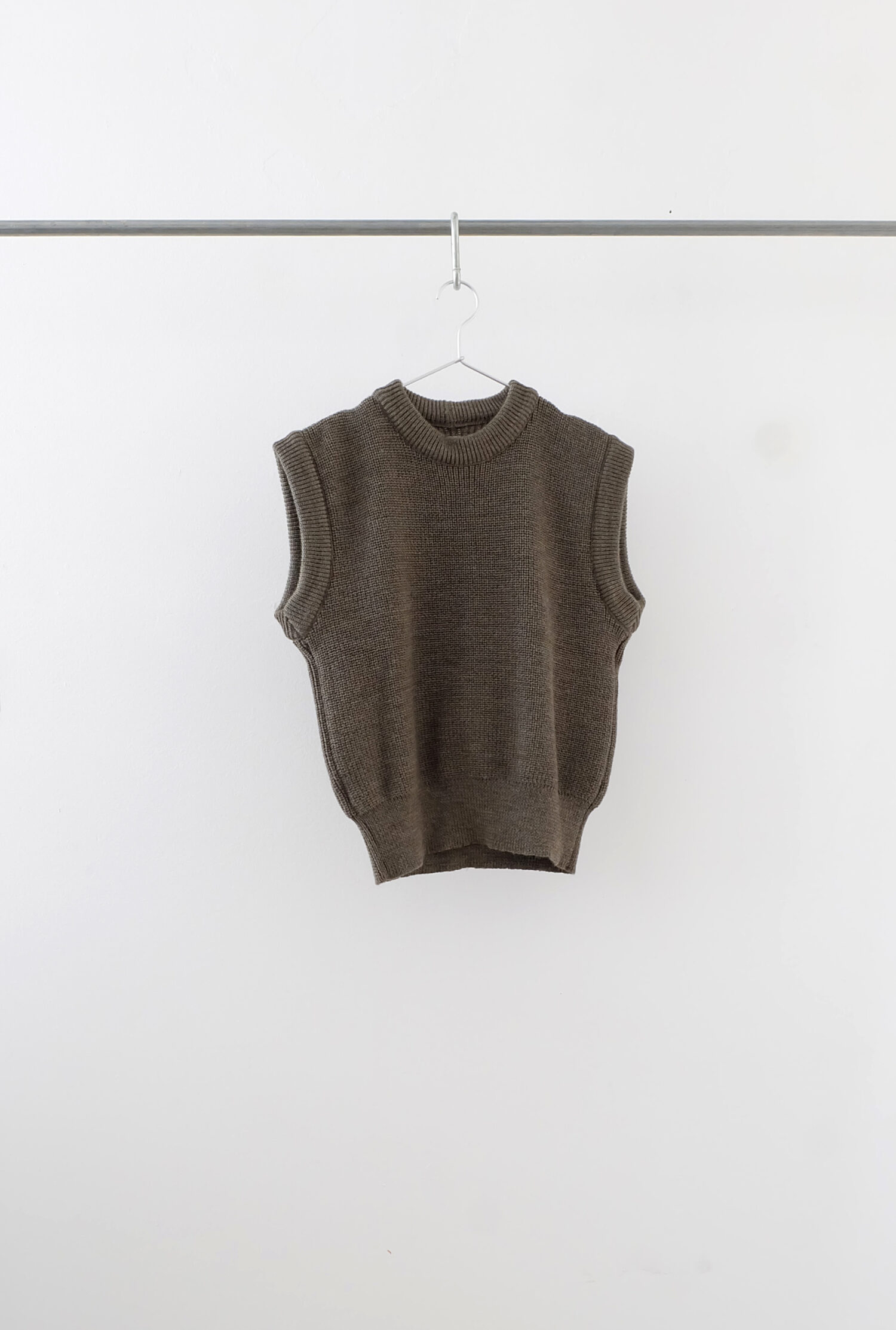 SLEEVELESS UNISEX PULLOVER KAKI
