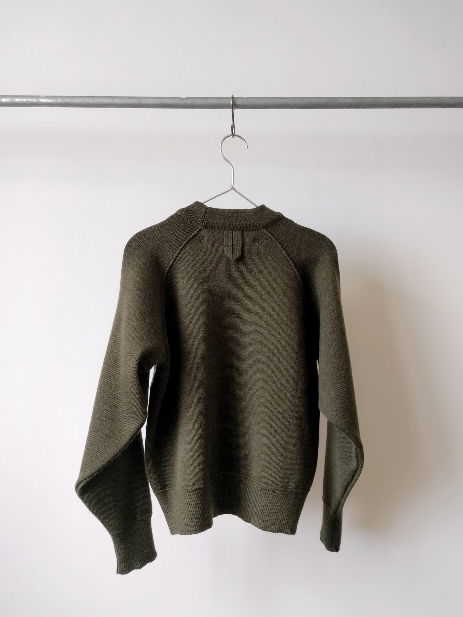 UNISEX SWEATER DARK KAKI – Image 3